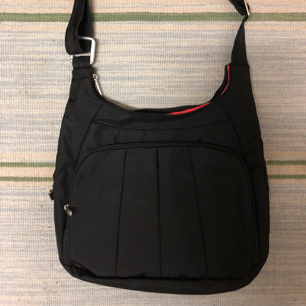 Travelon Anti Theft Hobo